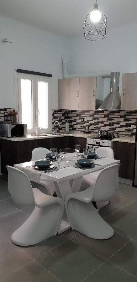 Thania'S House ,4 Minutes From The Center Of Hermoulis Ermoupoli Exterior photo